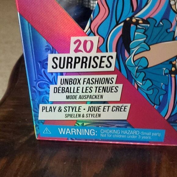 NEW IN BOX COLLECTIBLE LOL SURPRISE OMG QUEENS PRISM - Picture 5 of 7